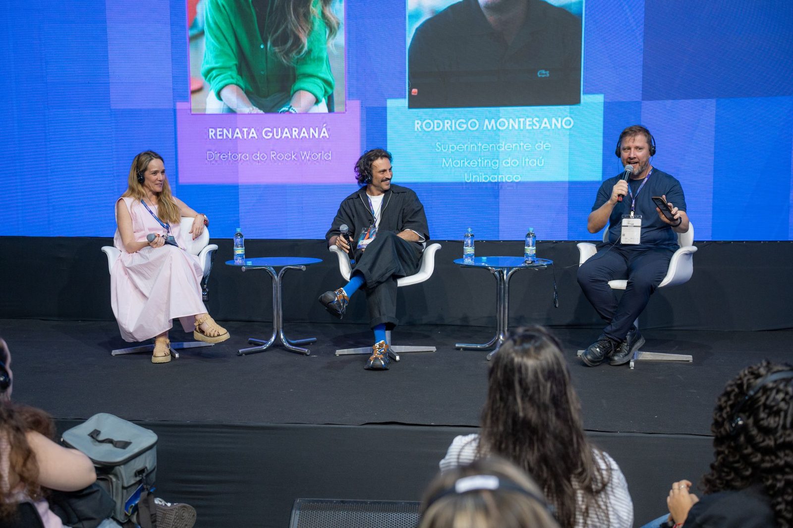 Alexandre Vasconcellos moderando painel no Rio Innovation Week